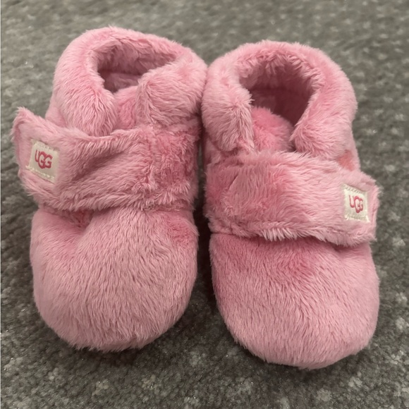 Baby UGG slipper booties - Picture 1 of 5